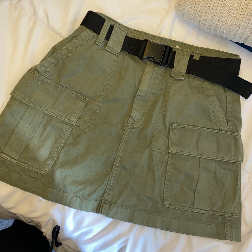 American Eagle adjustable bucket skirt